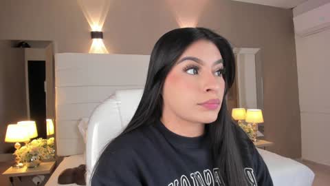 Snapshot of samanthaa_22_ chatting on 6, 1, 2025 Samanthaa online show from 6, 1, 2025
