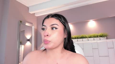 Snapshot of samanthaa_22_ chatting on 9, 1, 2025 Samanthaa online show from 9, 1, 2025