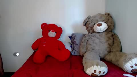 Snapshot of samanthaasmitt chatting on 10, 3, 2025 Samanthaa Smitt online show from 10, 3, 2025