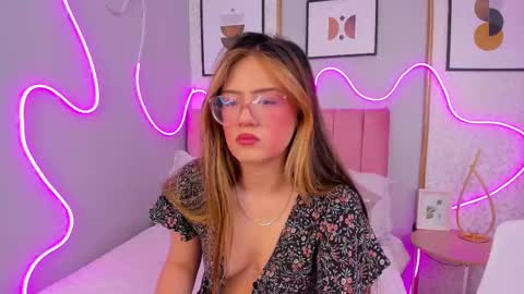 Snapshot of samanthapeachs chatting on 17, 10, 2025 Alejandra online show from 17, 10, 2025