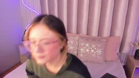 Snapshot of samanthapeachs chatting on 27, 10, 2025 Alejandra online show from 27, 10, 2025