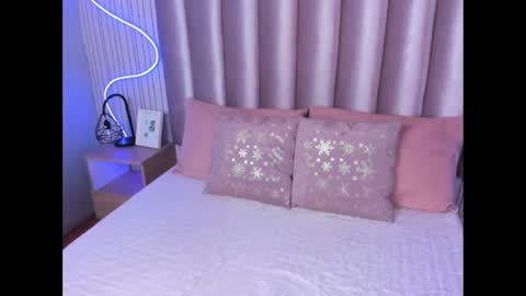 Snapshot of samanthapeachs chatting on 5, 11, 2025 Alejandra online show from 5, 11, 2025