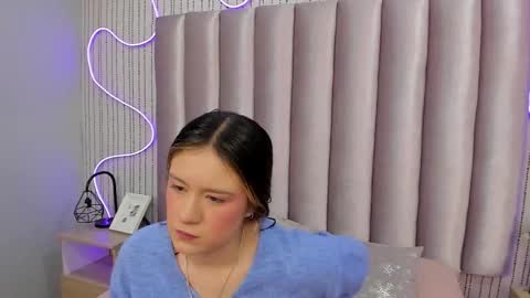 Alejandra  online show from 4, 12, 2025