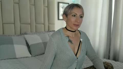 Samixmami online show from 14, 1, 2025