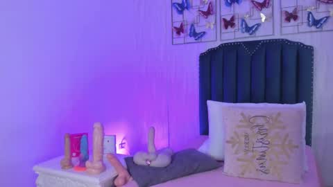 Samara Warren online show from 8, 1, 2026