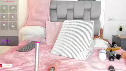 Snapshot of samarawells_ chatting on 22, 9, 2025 Samara Wells online show from 22, 9, 2025