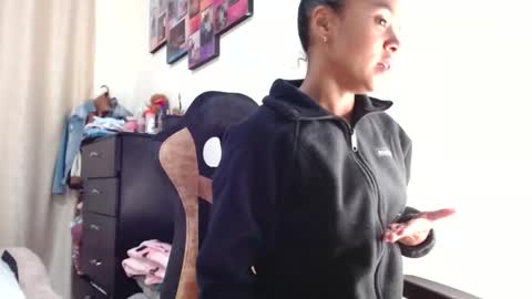 Snapshot of samary_thomas chatting on 5, 3, 2025 samary thomas online show from 5, 3, 2025