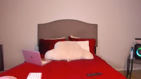 Yaya online show from 4, 12, 2025