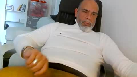 Snapshot of samcool67 chatting on 15, 4, 2026 Sam online show from 15, 4, 2026