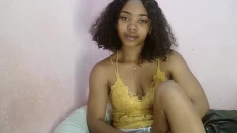 Snapshot of samina2255 chatting on 29, 9, 2025 samina2255 online show from 29, 9, 2025