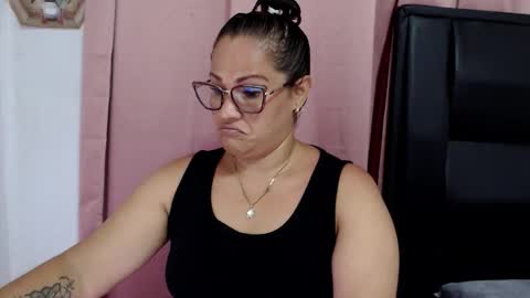 Snapshot of samira_lennox chatting on 6, 4, 2026 SAMIRA online show from 6, 4, 2026