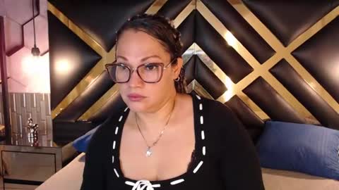 Snapshot of samira_lennox chatting on 8, 7, 2026 SAMIRA online show from 8, 7, 2026
