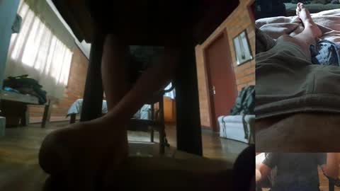 Snapshot of samsfeett chatting on 13, 11, 2025 Sam online show from 13, 11, 2025