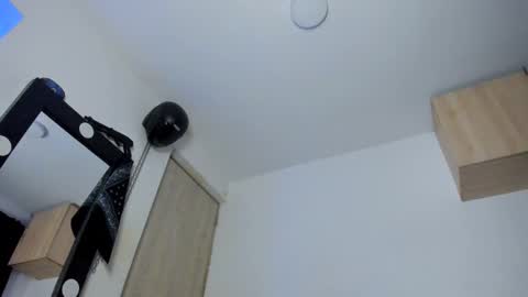   online show from 26, 11, 2025