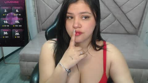 Snapshot of samy_collen_v chatting on 10, 4, 2026 Samy online show from 10, 4, 2026