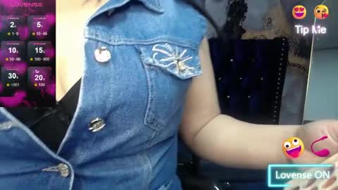 Snapshot of samy_collen_v chatting on 10, 5, 2026 Samy online show from 10, 5, 2026