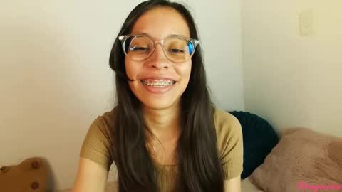 Snapshot of samyonichan chatting on 9, 2, 2025 Special show on 17 december and 23 UwU online show from 9, 2, 2025