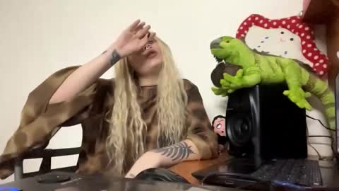 Kate online show from 17, 2, 2026