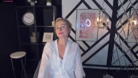 Sandra online show from 28, 1, 2025