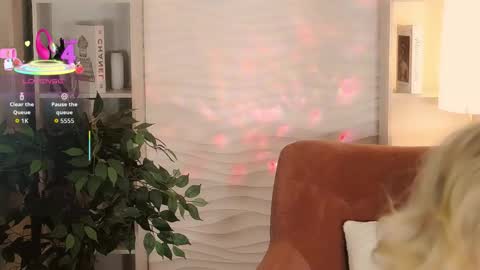 Snapshot of sandra_kind chatting on 18, 9, 2025 Sandra online show from 18, 9, 2025