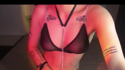 sandraa_a online show from 1, 10, 2025