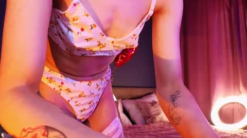 Sandy  online show from 1, 3, 2025