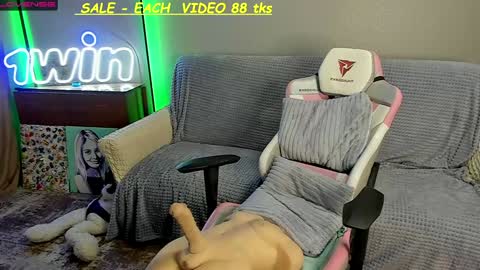 Sandy and Chris online show from 6, 12, 2024