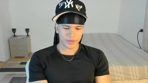 Snapshot of sant_wahlberg chatting on 3, 6, 2026 Sant online show from 3, 6, 2026