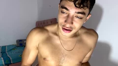 Snapshot of santi36rt chatting on 26, 10, 2025 santi36rt online show from 26, 10, 2025