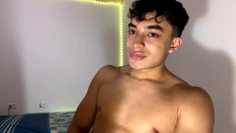 Snapshot of santi36rt chatting on 1, 12, 2025 santi36rt online show from 1, 12, 2025