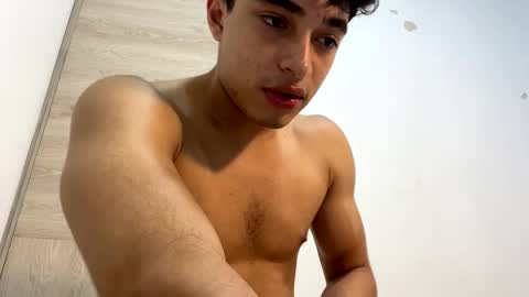 Snapshot of santi36rt chatting on 3, 2, 2026 santi36rt online show from 3, 2, 2026