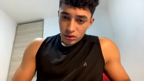 Snapshot of santi36rt chatting on 7, 7, 2026 santi36rt online show from 7, 7, 2026