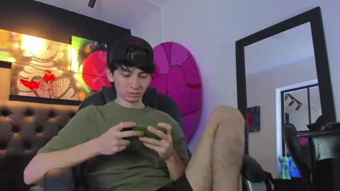 Snapshot of santi_delacruz chatting on 1, 2, 2025 santi online show from 1, 2, 2025