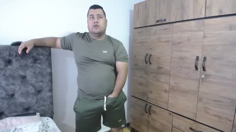 Snapshot of santi_hothot chatting on 26, 9, 2025 Santiago online show from 26, 9, 2025