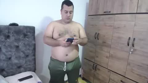 Snapshot of santi_hothot chatting on 6, 10, 2025 Santiago online show from 6, 10, 2025