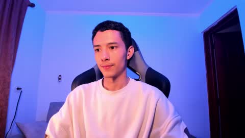 Snapshot of santi_twink19 chatting on 6, 12, 2024 santi_twink19 online show from 6, 12, 2024