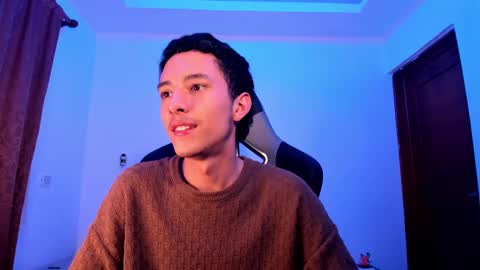 Snapshot of santi_twink19 chatting on 10, 12, 2024 santi_twink19 online show from 10, 12, 2024