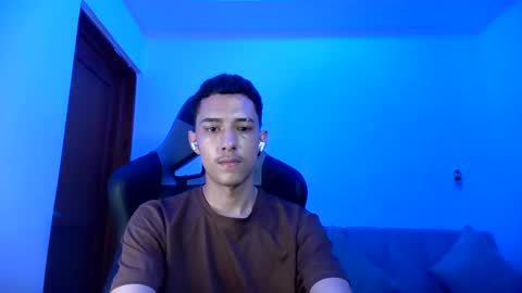 Snapshot of santi_twink19 chatting on 1, 2, 2025 santi_twink19 online show from 1, 2, 2025