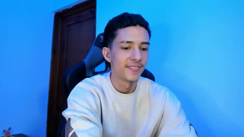 Snapshot of santi_twink19 chatting on 9, 2, 2025 santi_twink19 online show from 9, 2, 2025