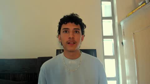 Snapshot of santi_twink19 chatting on 7, 10, 2025 santi_twink19 online show from 7, 10, 2025