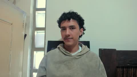 santi_twink19 online show from 12, 10, 2025