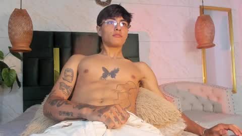 Snapshot of santiago_cortezz chatting on 14, 4, 2026 Santiago online show from 14, 4, 2026