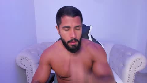 santiago_huntt online show from 7, 10, 2025