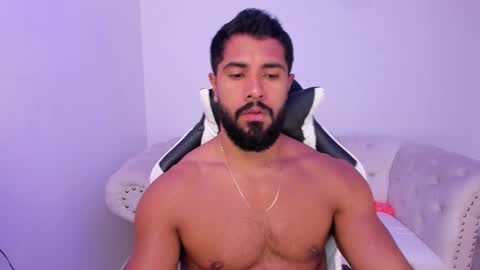 santiago_huntt online show from 25, 11, 2025