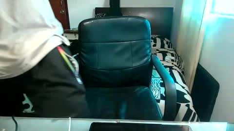 santiagolover1324 online show from 18, 1, 2026