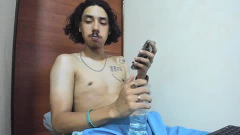 Snapshot of santiagoxxxtreme_ chatting on 15, 12, 2024 Santiago    online show from 15, 12, 2024