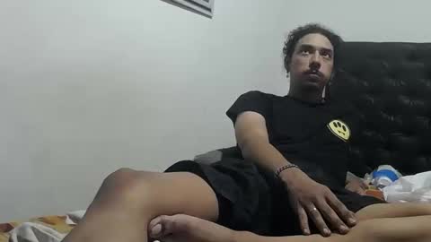 Snapshot of santiagoxxxtreme_ chatting on 24, 9, 2025 Santiago    online show from 24, 9, 2025