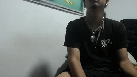 Snapshot of santiagoxxxtreme_ chatting on 26, 9, 2025 Santiago    online show from 26, 9, 2025