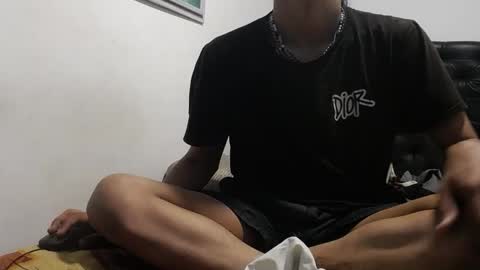 Snapshot of santiagoxxxtreme_ chatting on 1, 10, 2025 Santiago    online show from 1, 10, 2025