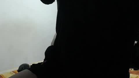 Snapshot of santiagoxxxtreme_ chatting on 2, 10, 2025 Santiago    online show from 2, 10, 2025